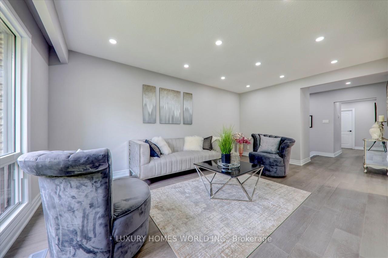 Photo 8 of 951 Essa Crescent, Pickering, West Shore — HOMEH
