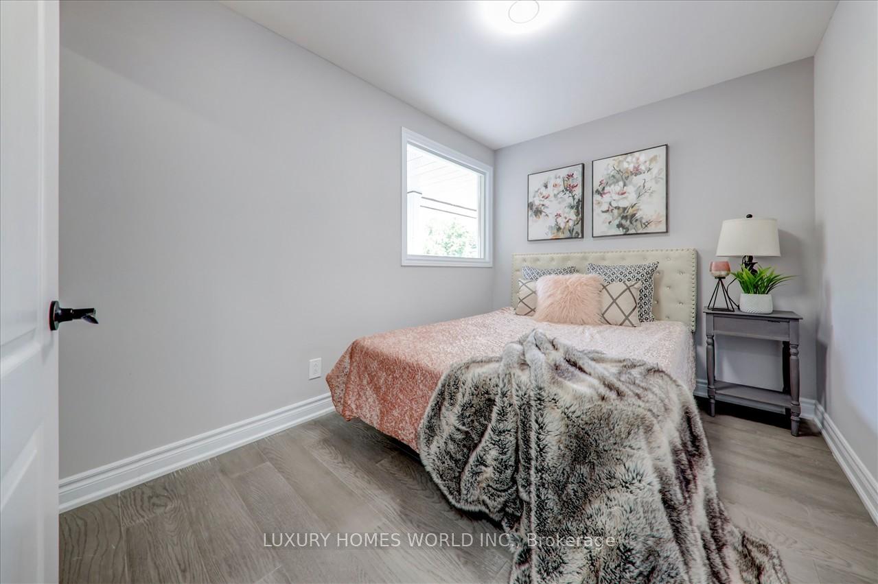 Photo 15 of 951 Essa Crescent, Pickering, West Shore — HOMEH