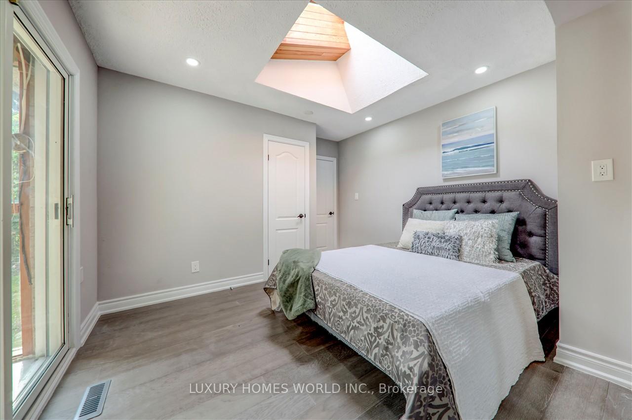 Photo 19 of 951 Essa Crescent, Pickering, West Shore — HOMEH