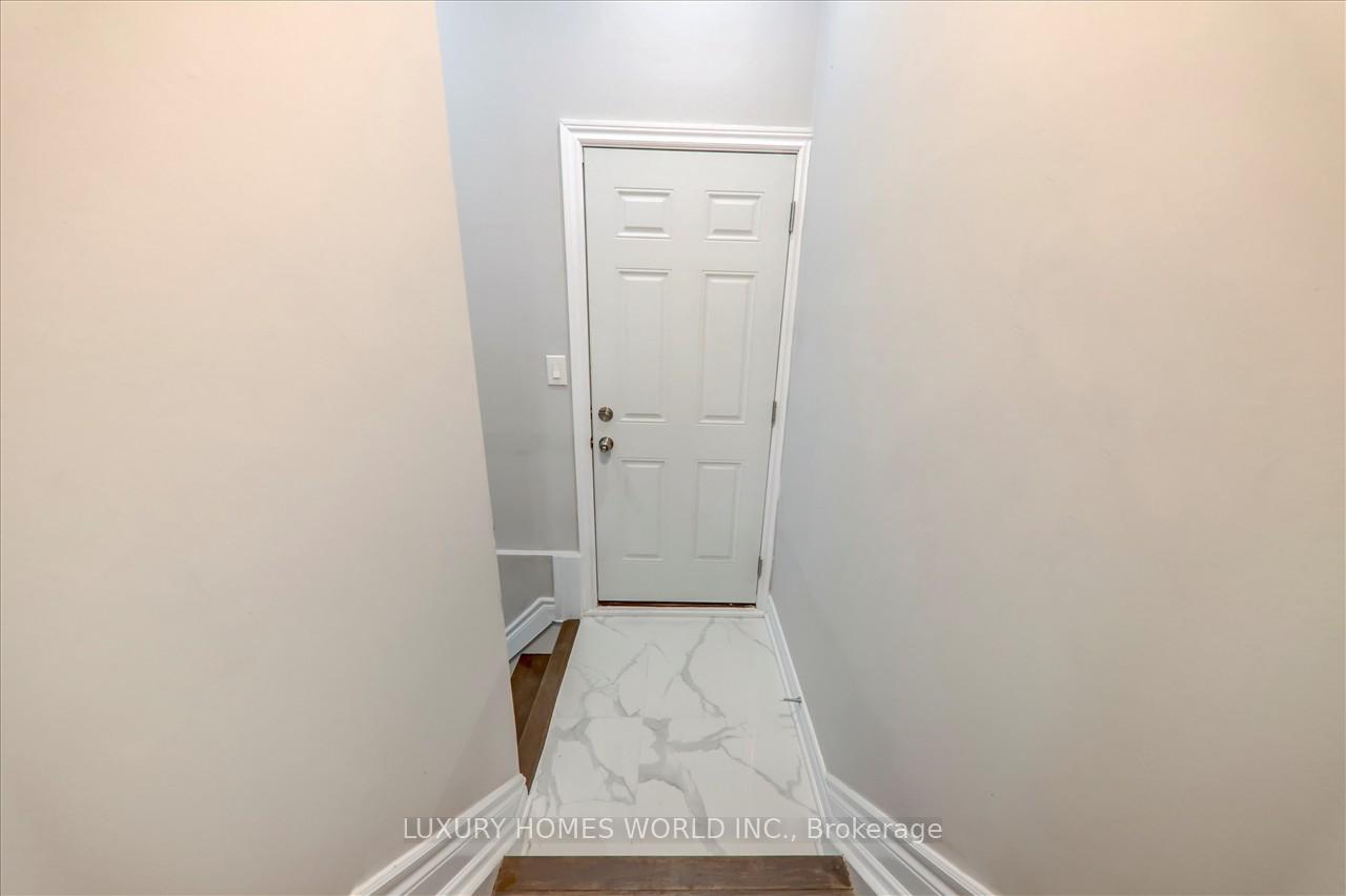 Photo 22 of 951 Essa Crescent, Pickering, West Shore — HOMEH