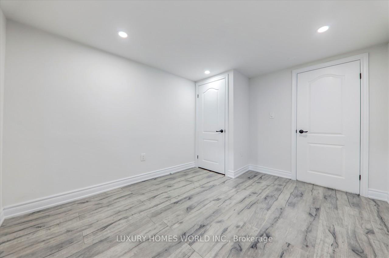 Photo 33 of 951 Essa Crescent, Pickering, West Shore — HOMEH