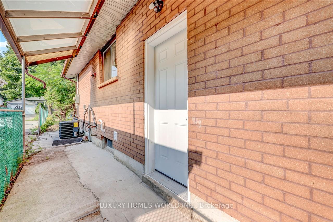 Photo 34 of 951 Essa Crescent, Pickering, West Shore — HOMEH