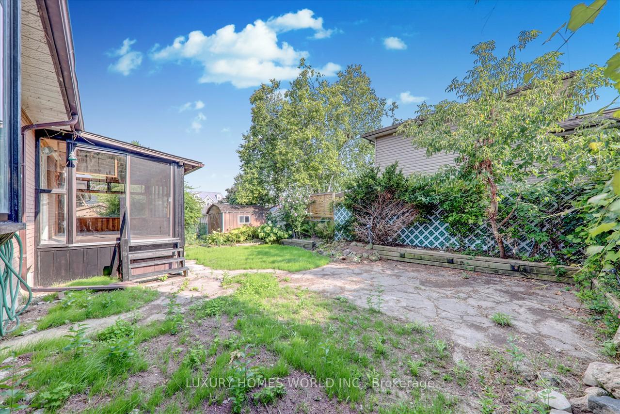 Photo 35 of 951 Essa Crescent, Pickering, West Shore — HOMEH