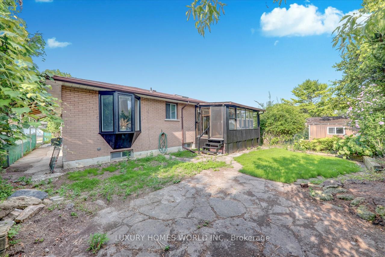 Photo 36 of 951 Essa Crescent, Pickering, West Shore — HOMEH