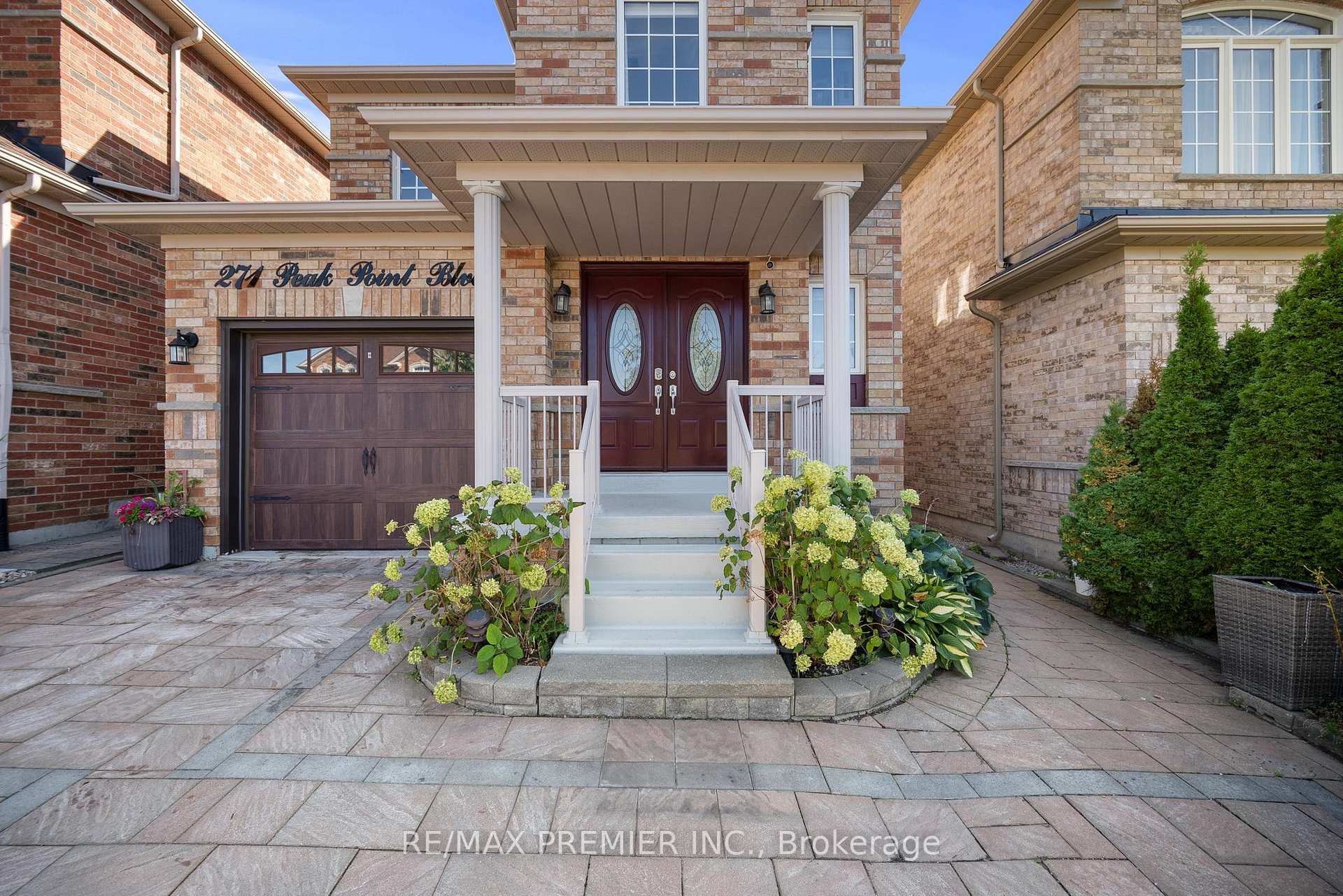 Photo 2 of 271 Peak Point Boulevard, Vaughan, Rural Vaughan — HOMEH