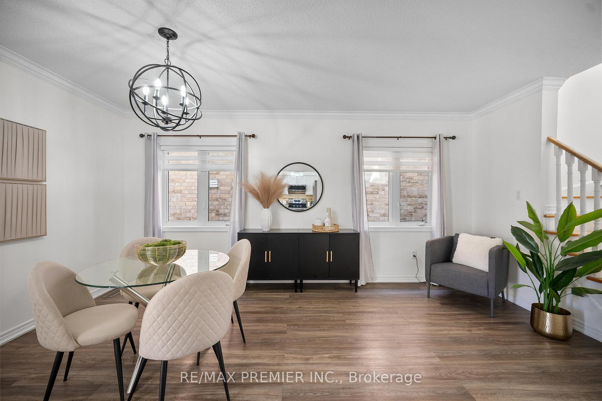 Photo 7 of 271 Peak Point Boulevard, Vaughan, Rural Vaughan — HOMEH
