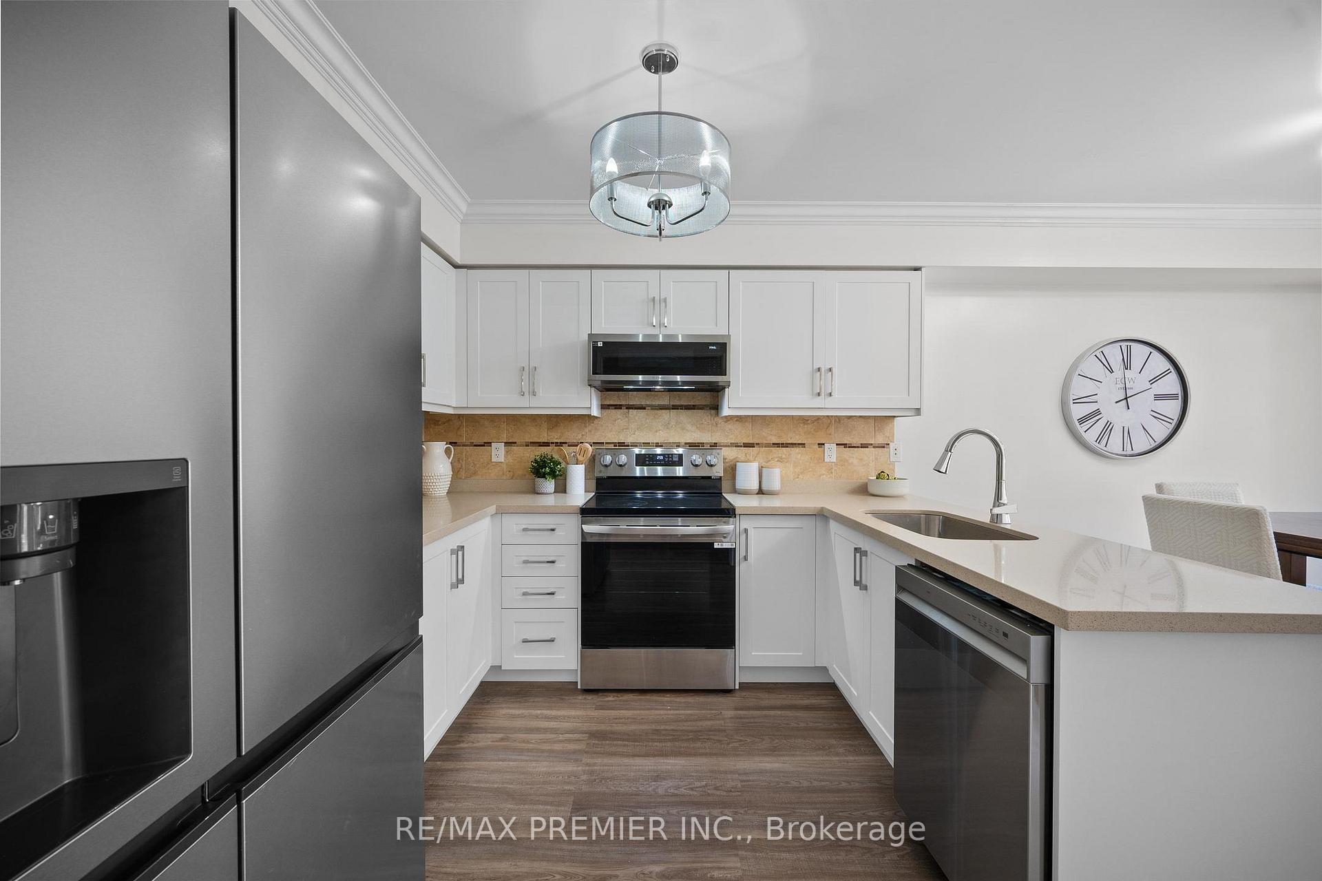 Photo 11 of 271 Peak Point Boulevard, Vaughan, Rural Vaughan — HOMEH