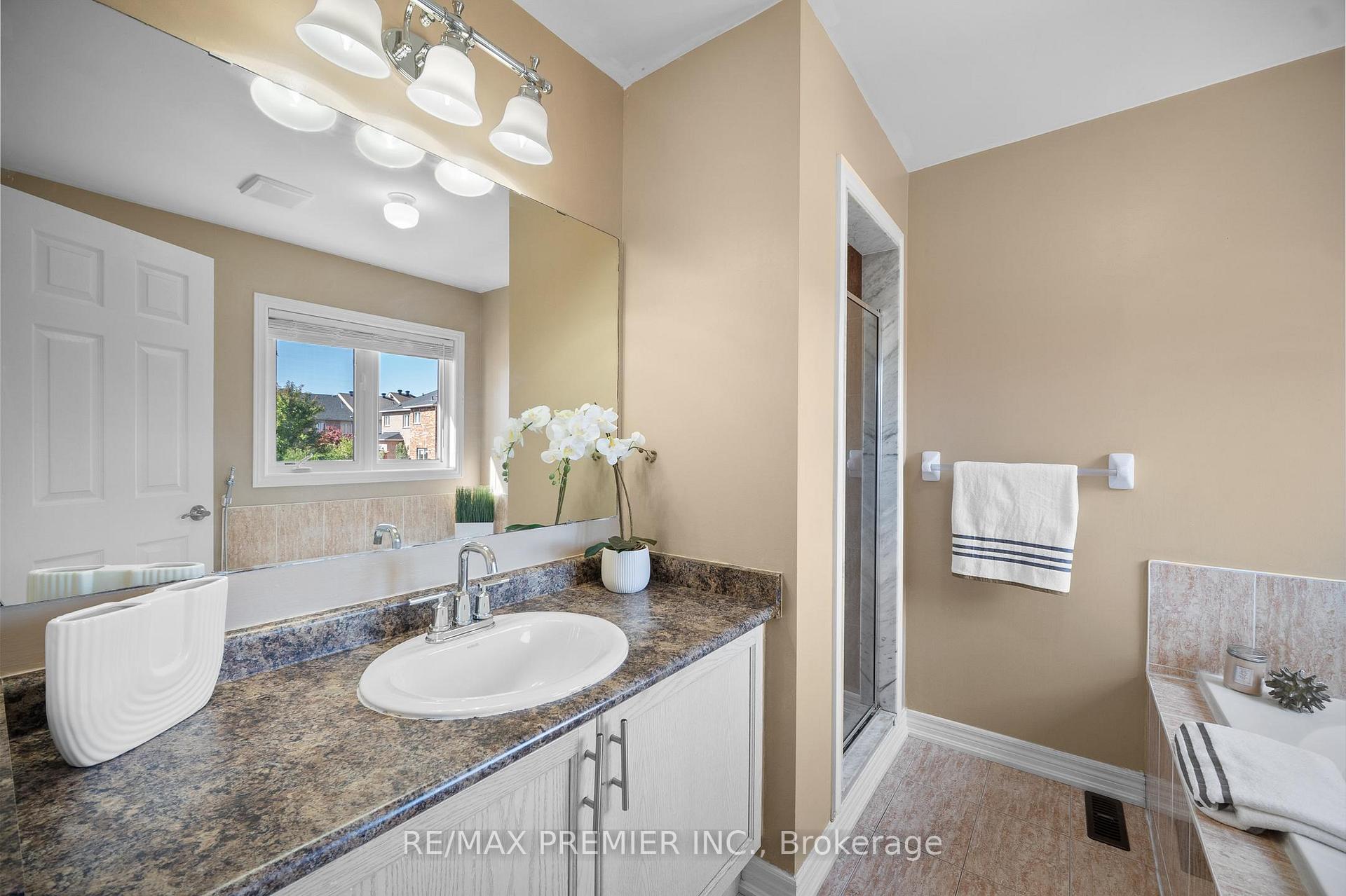 Photo 23 of 271 Peak Point Boulevard, Vaughan, Rural Vaughan — HOMEH