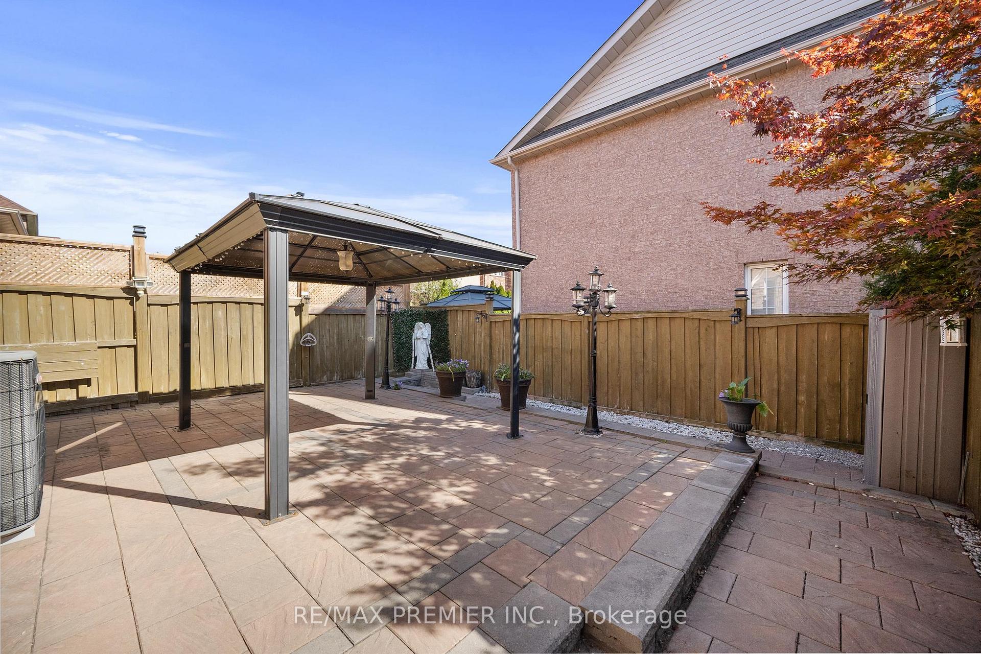 Photo 38 of 271 Peak Point Boulevard, Vaughan, Rural Vaughan — HOMEH