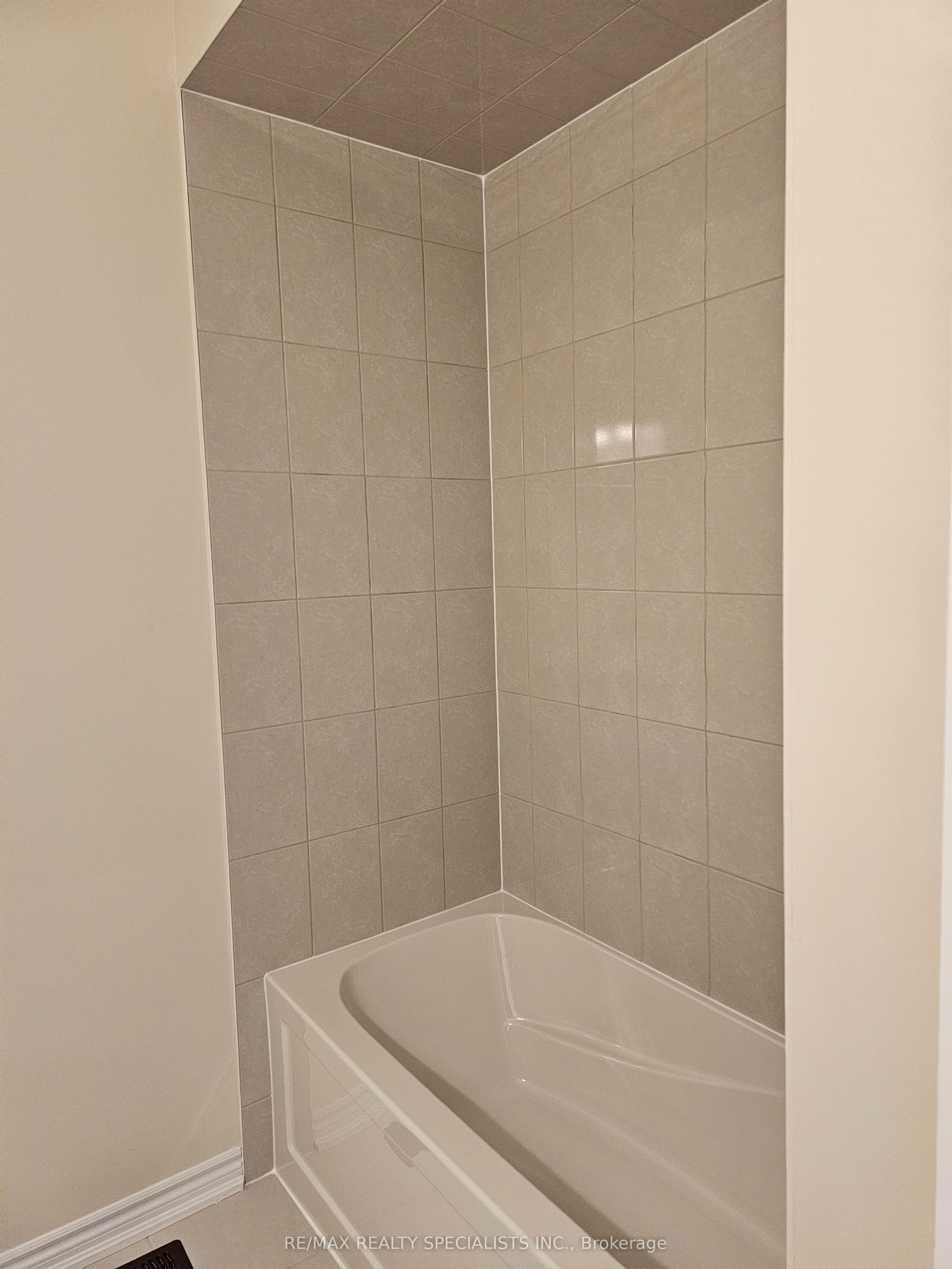 Photo 67 of 2078 Coppenwood Common, Burlington, Tyandaga — HOMEH