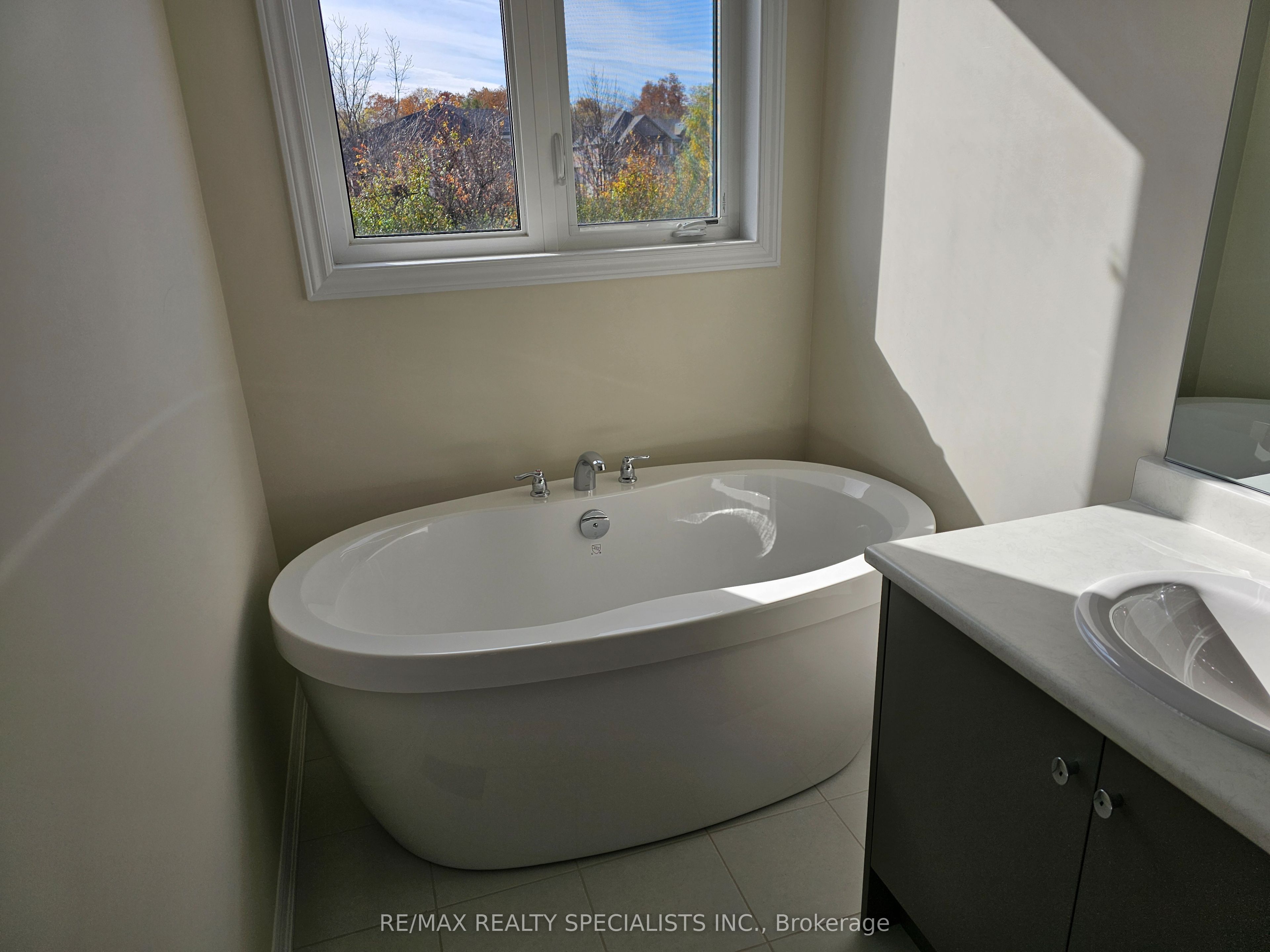 Photo 57 of 2078 Coppenwood Common, Burlington, Tyandaga — HOMEH