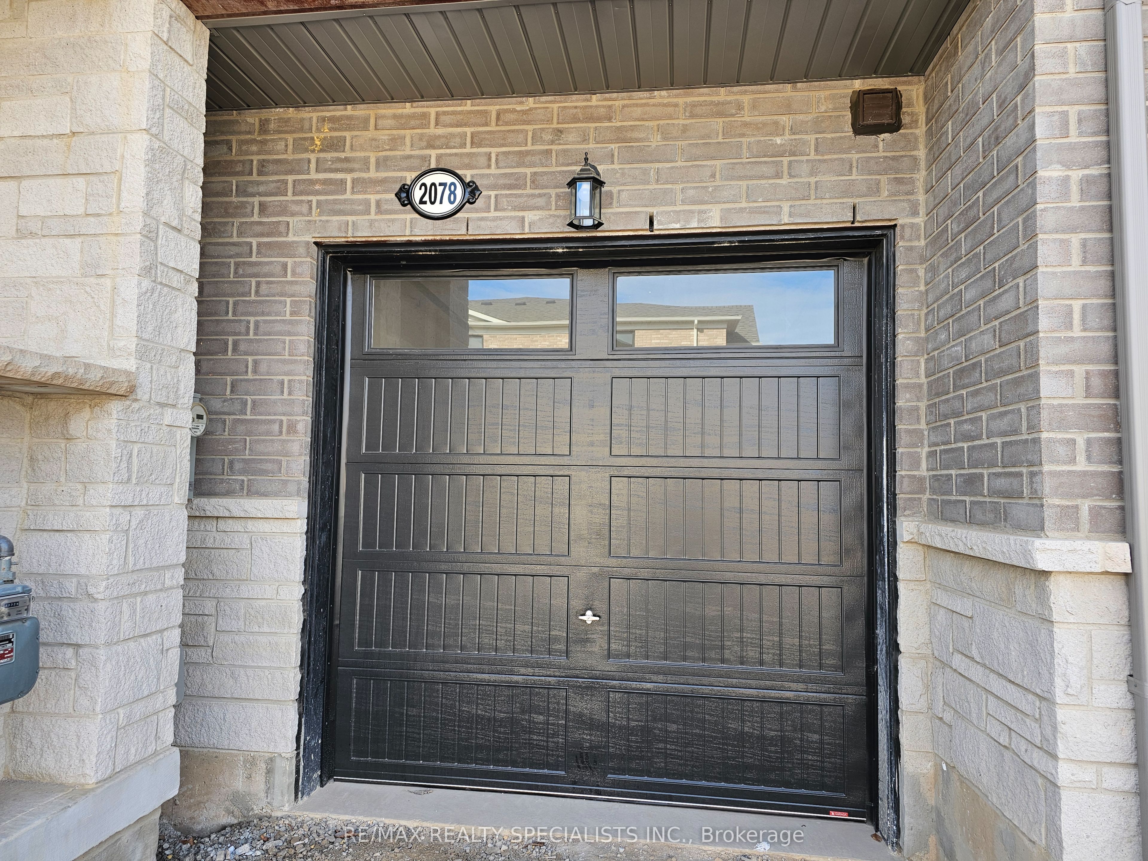 Photo 2 of 2078 Coppenwood Common, Burlington, Tyandaga — HOMEH