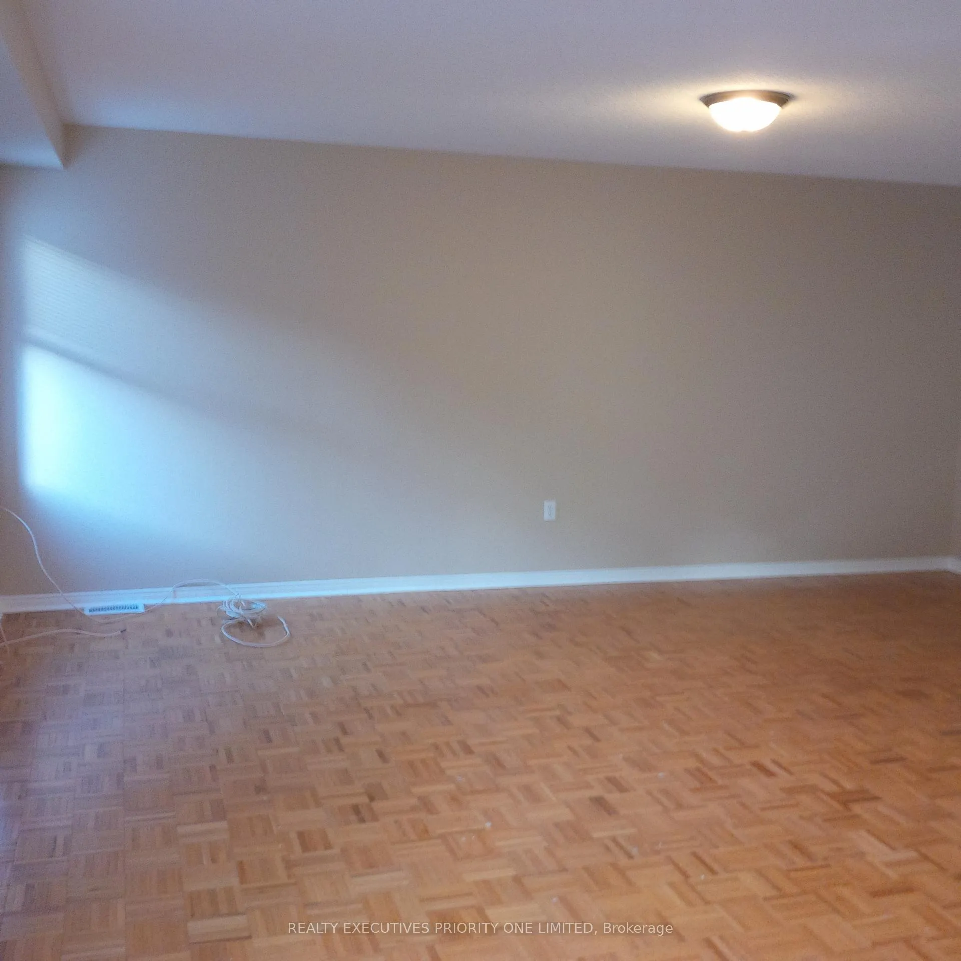 Photo 5 of 150 Hollywood Hill Circle, Vaughan, Vellore Village — HOMEH