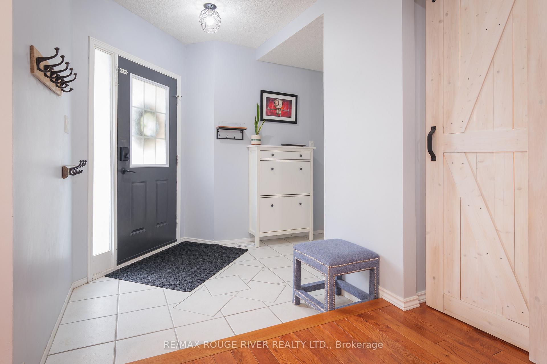 Photo 2 of 554 Springview Drive, Pickering, Amberlea — HOMEH
