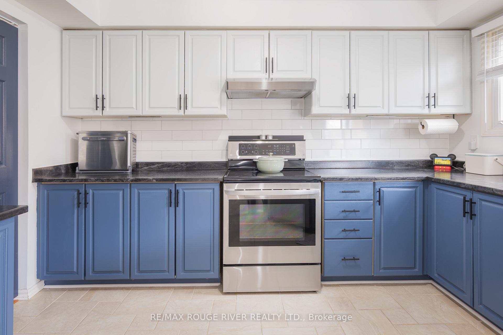 Photo 7 of 554 Springview Drive, Pickering, Amberlea — HOMEH