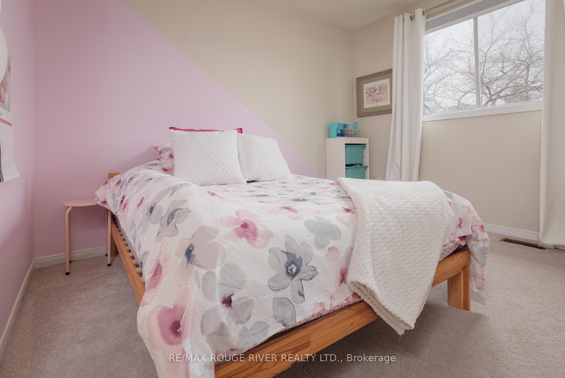 Photo 23 of 554 Springview Drive, Pickering, Amberlea — HOMEH