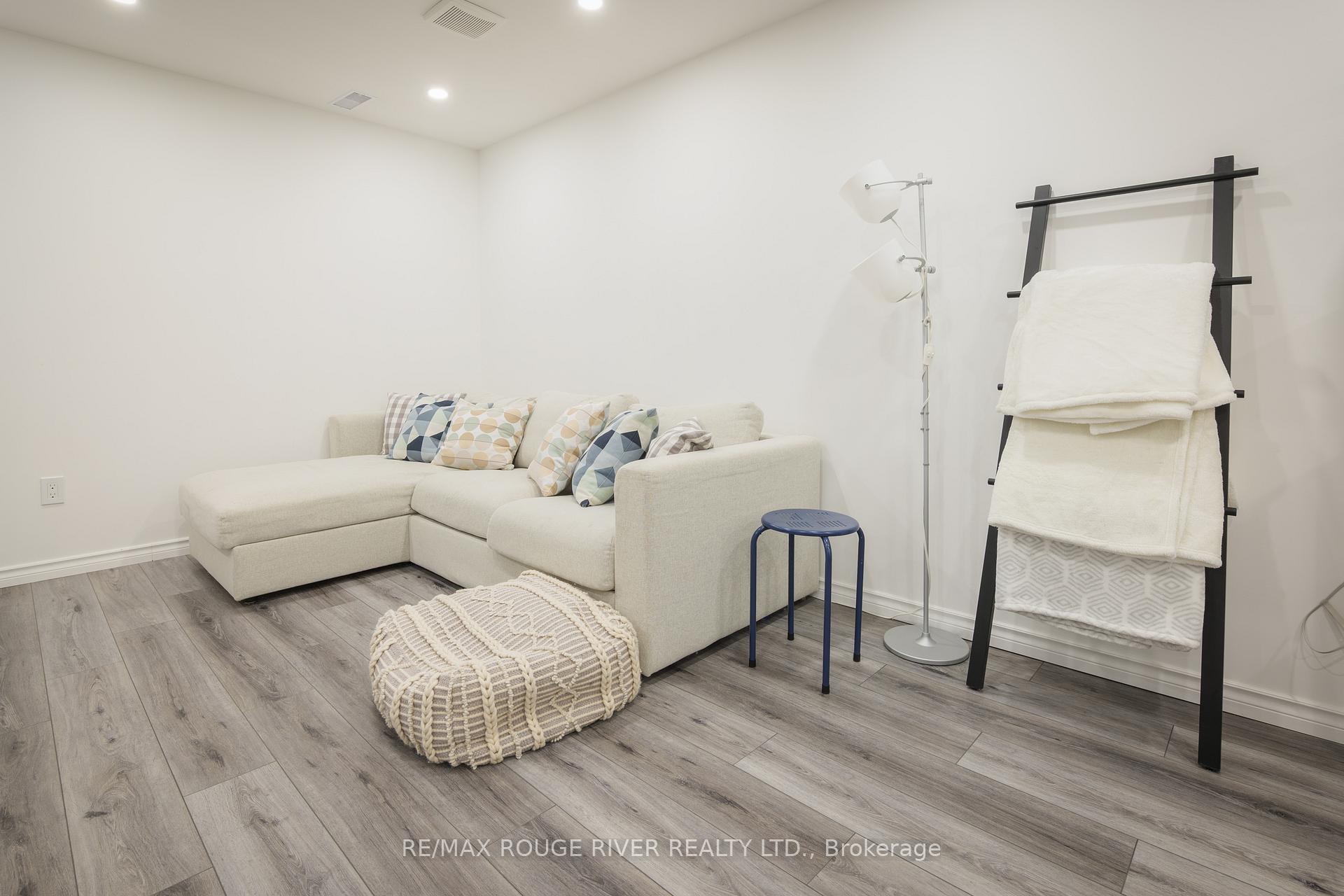 Photo 32 of 554 Springview Drive, Pickering, Amberlea — HOMEH