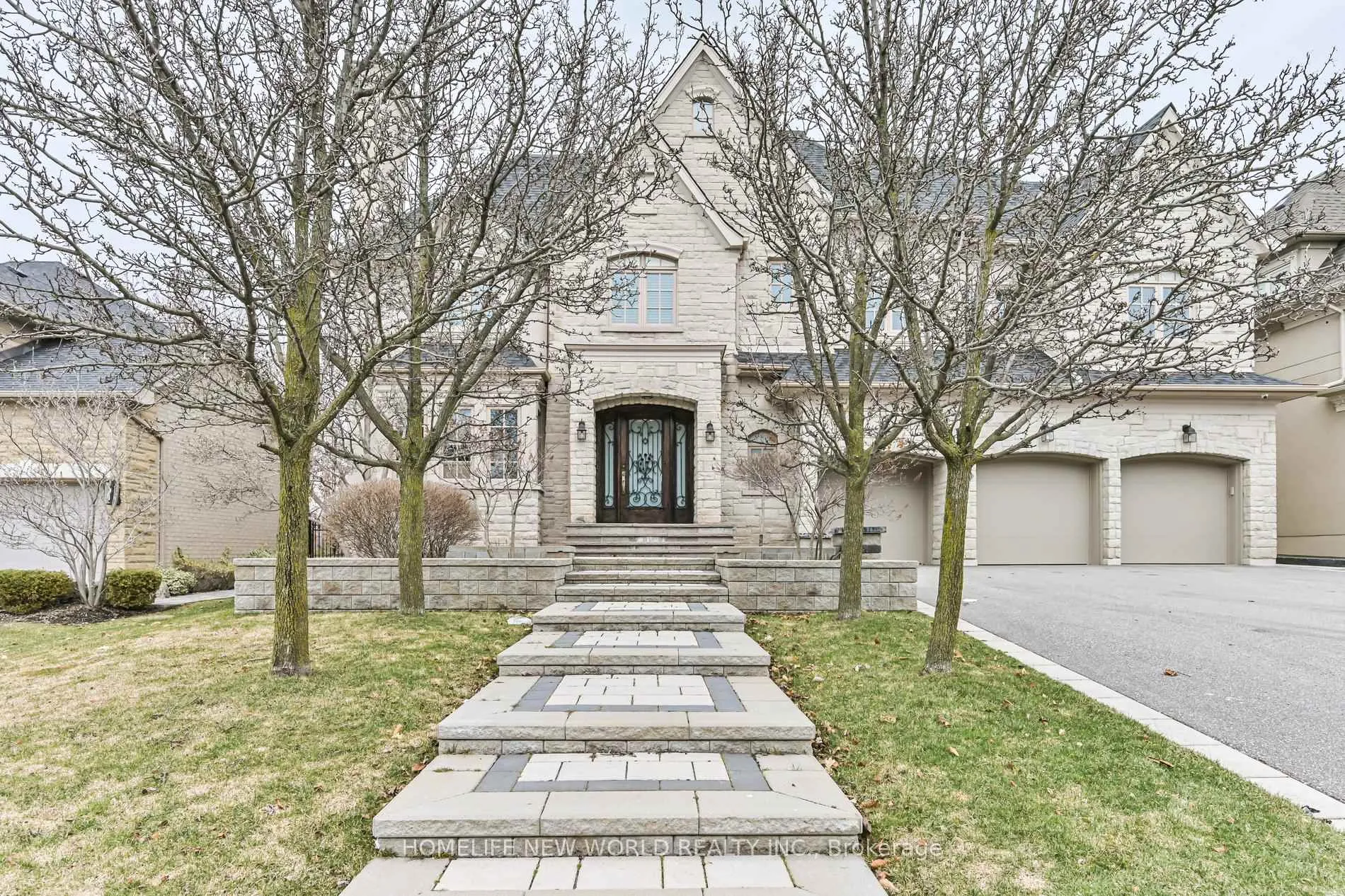Photo 2 of 33 Evita Court, Vaughan, Uplands — HOMEH