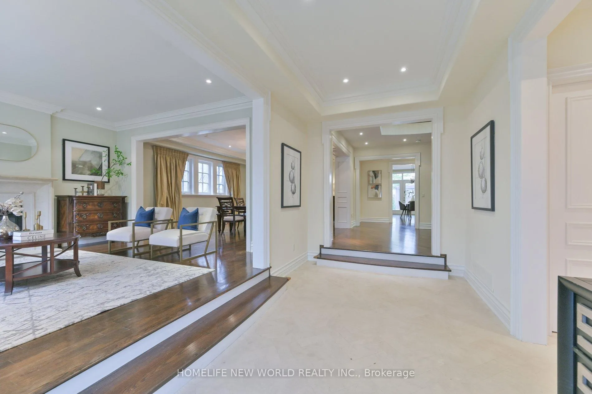 Photo 4 of 33 Evita Court, Vaughan, Uplands — HOMEH