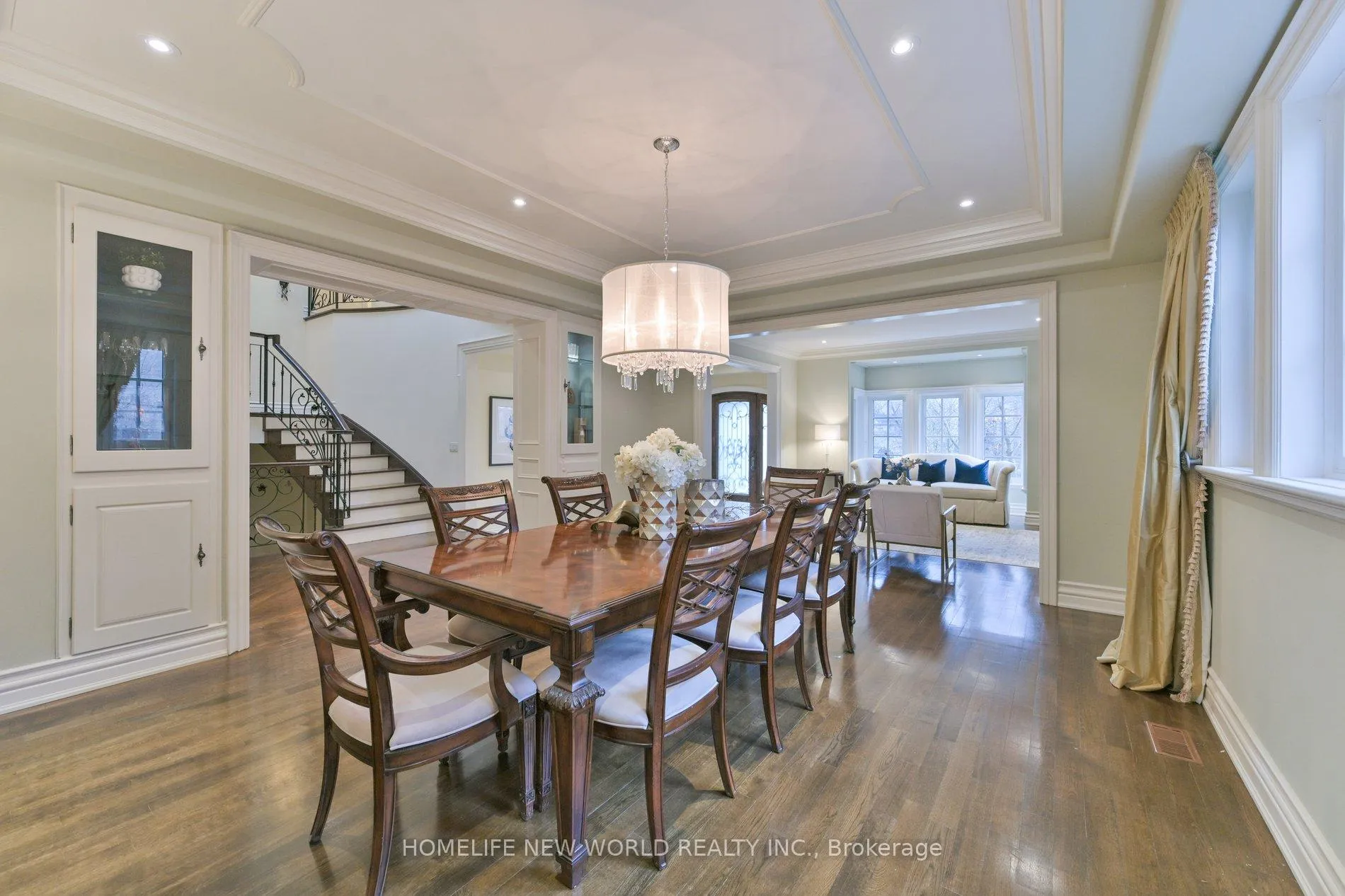 Photo 9 of 33 Evita Court, Vaughan, Uplands — HOMEH