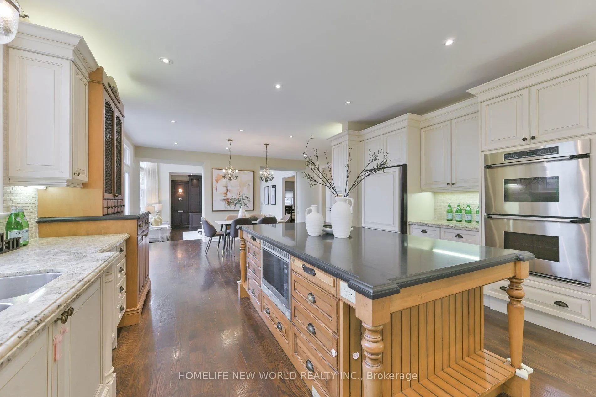 Photo 16 of 33 Evita Court, Vaughan, Uplands — HOMEH