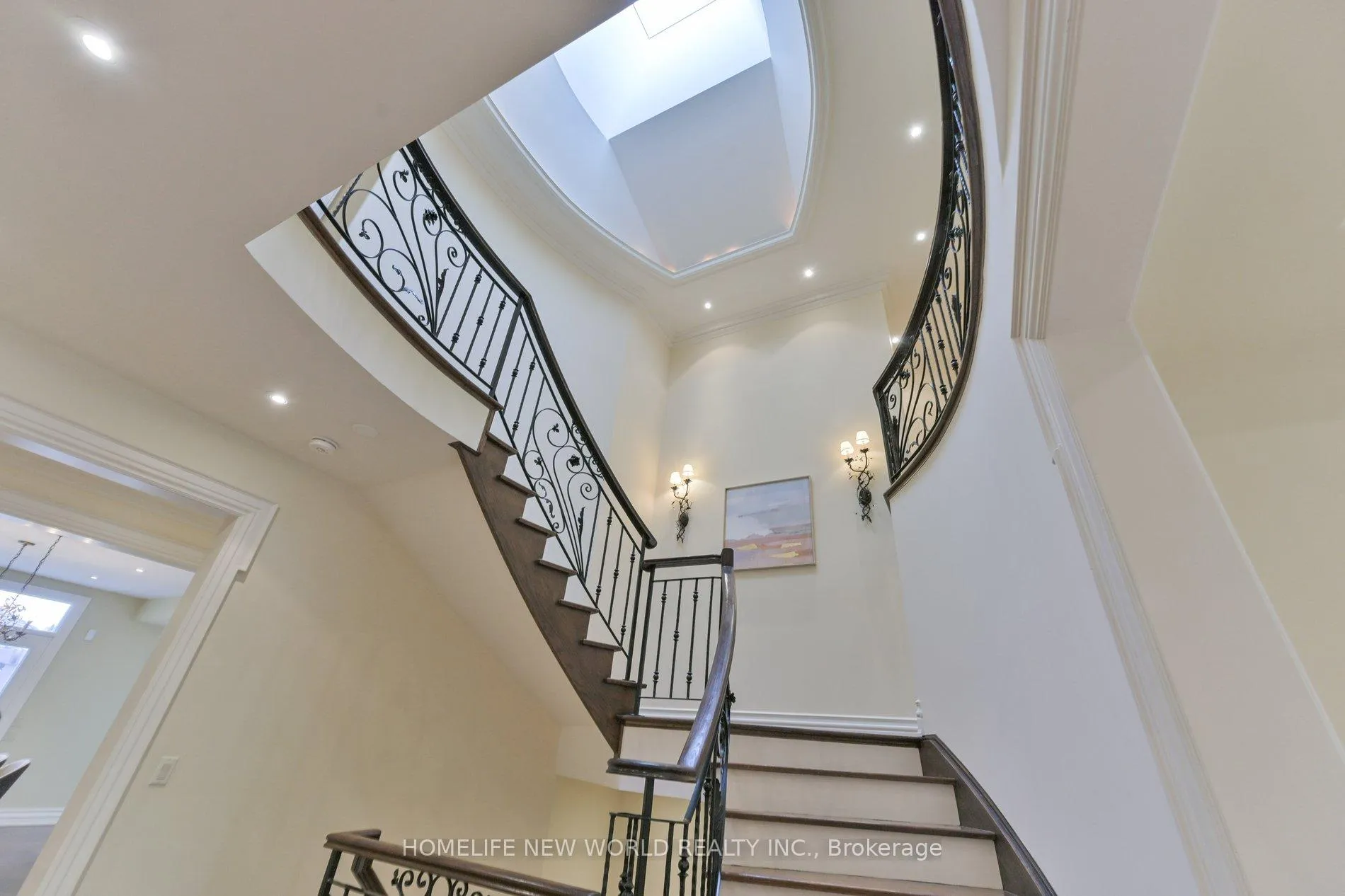 Photo 24 of 33 Evita Court, Vaughan, Uplands — HOMEH