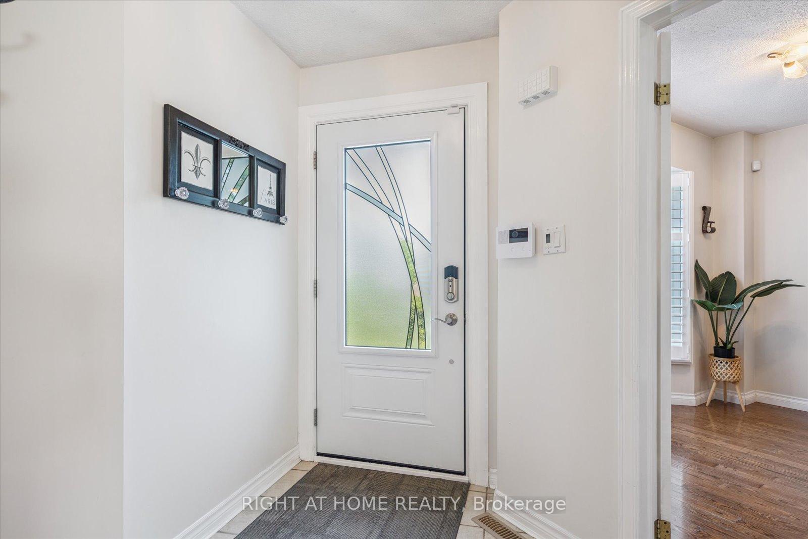 Photo 5 of 101 Dobson Drive, Ajax, Central — HOMEH