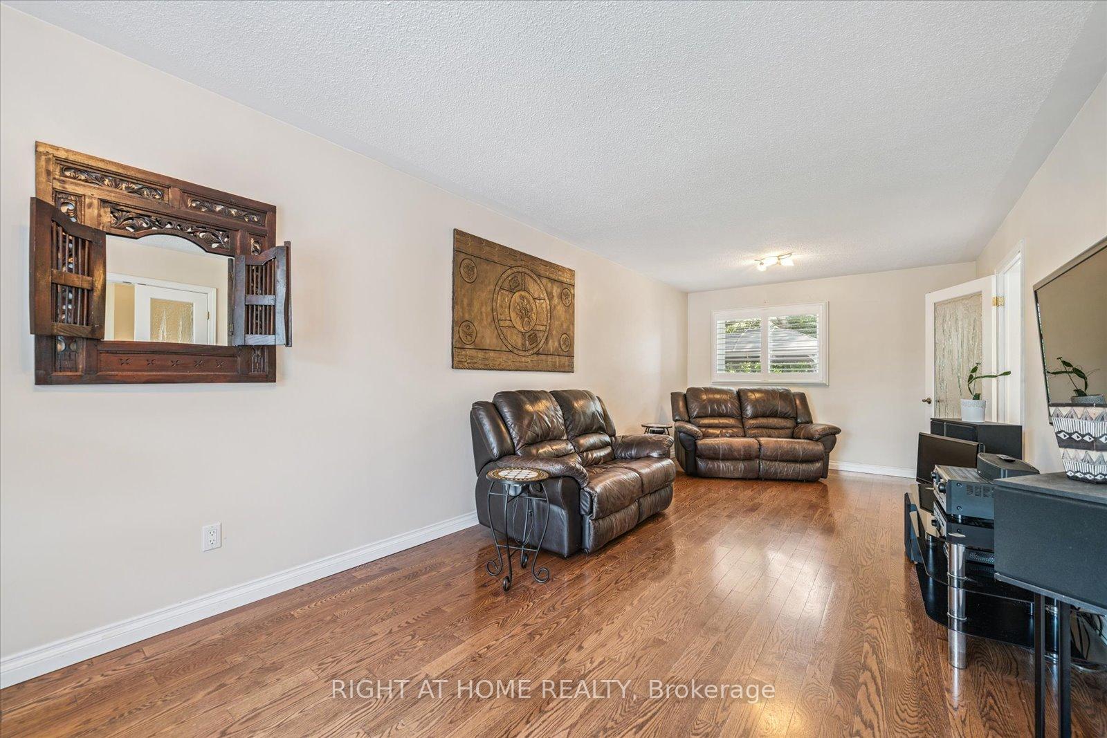 Photo 6 of 101 Dobson Drive, Ajax, Central — HOMEH
