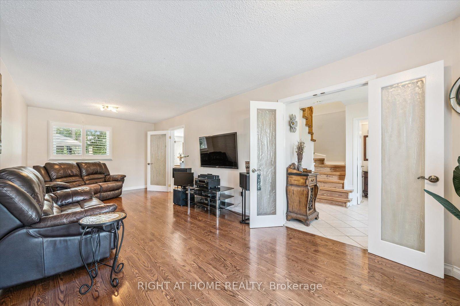 Photo 8 of 101 Dobson Drive, Ajax, Central — HOMEH