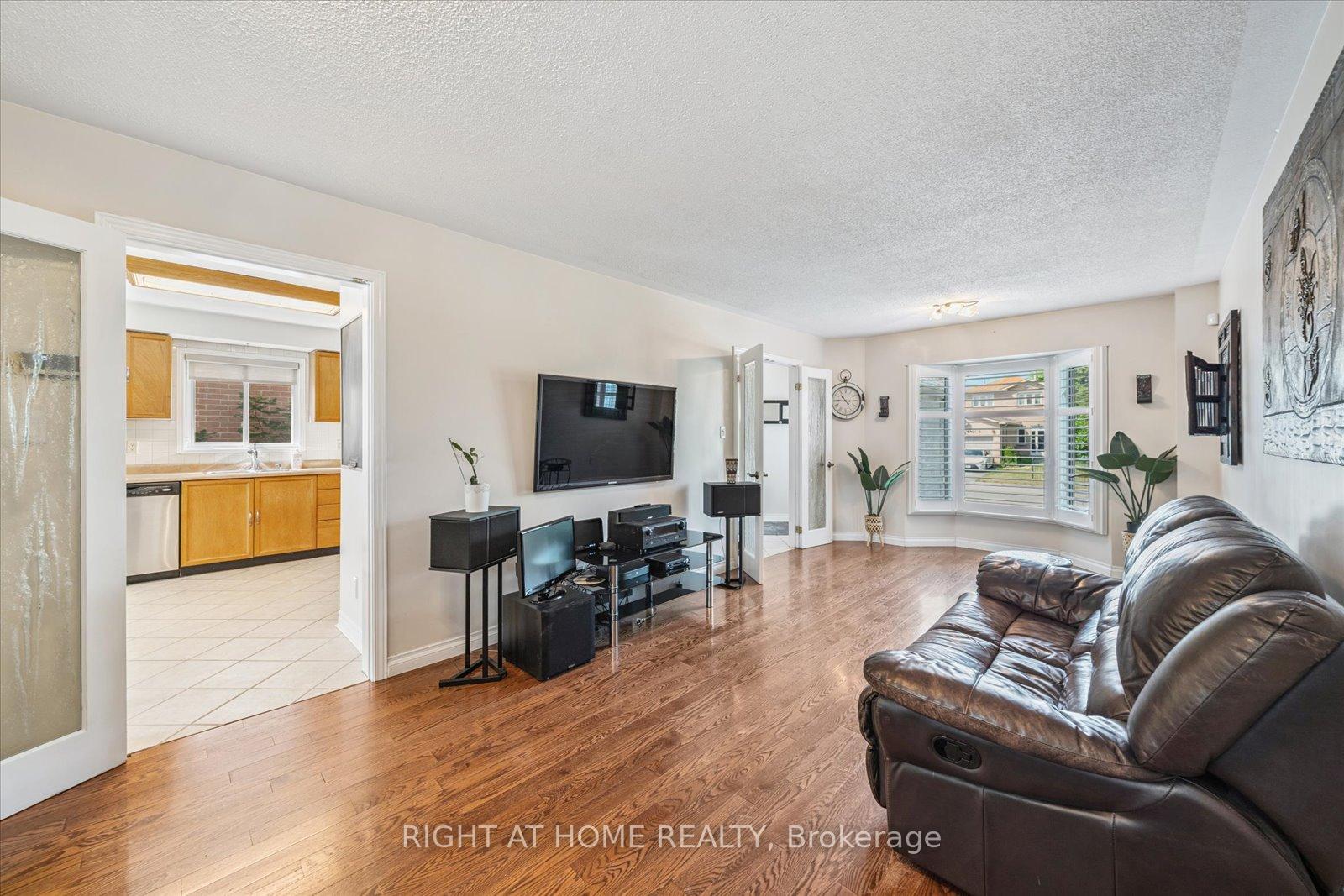 Photo 9 of 101 Dobson Drive, Ajax, Central — HOMEH