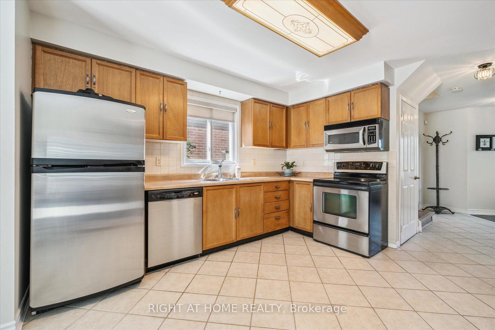 Photo 12 of 101 Dobson Drive, Ajax, Central — HOMEH