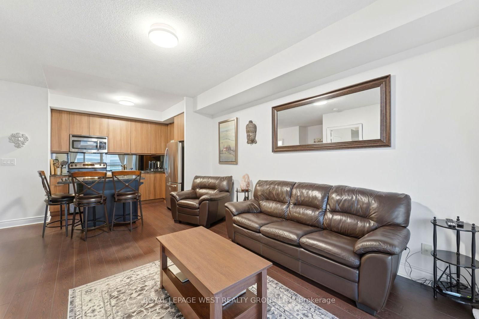 Photo 4 of Unit 1406, 16 Brookers Lane, Etobicoke, Mimico — HOMEH