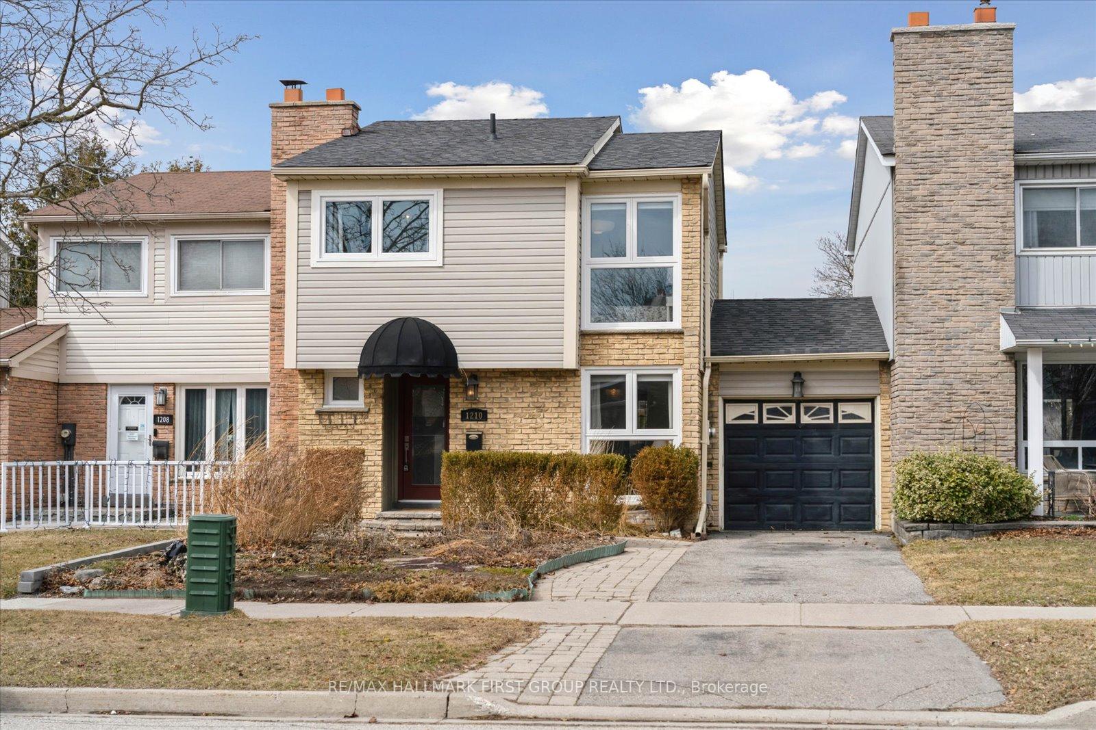 Photo 3 of 1210 Canborough Crescent, Pickering, Liverpool — HOMEH
