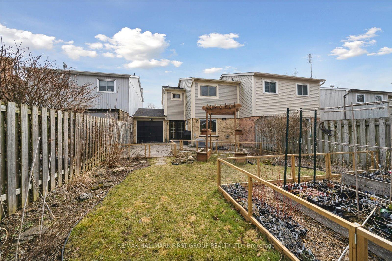 Photo 26 of 1210 Canborough Crescent, Pickering, Liverpool — HOMEH