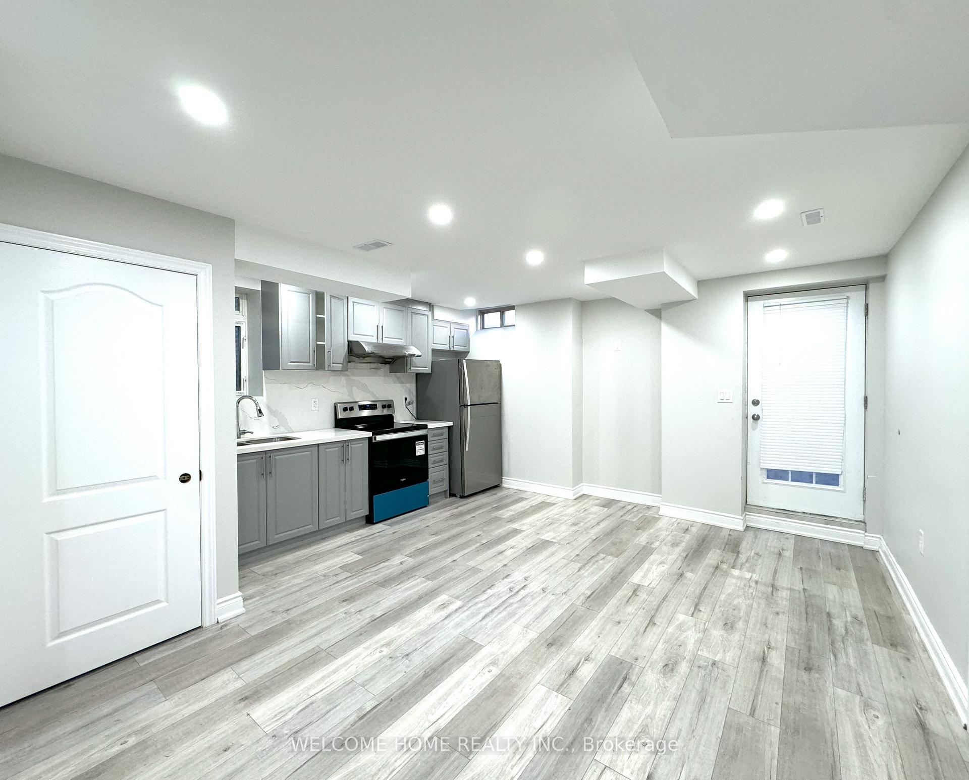Photo 1 of 66 Canard Basement, Vaughan, Kleinburg — HOMEH