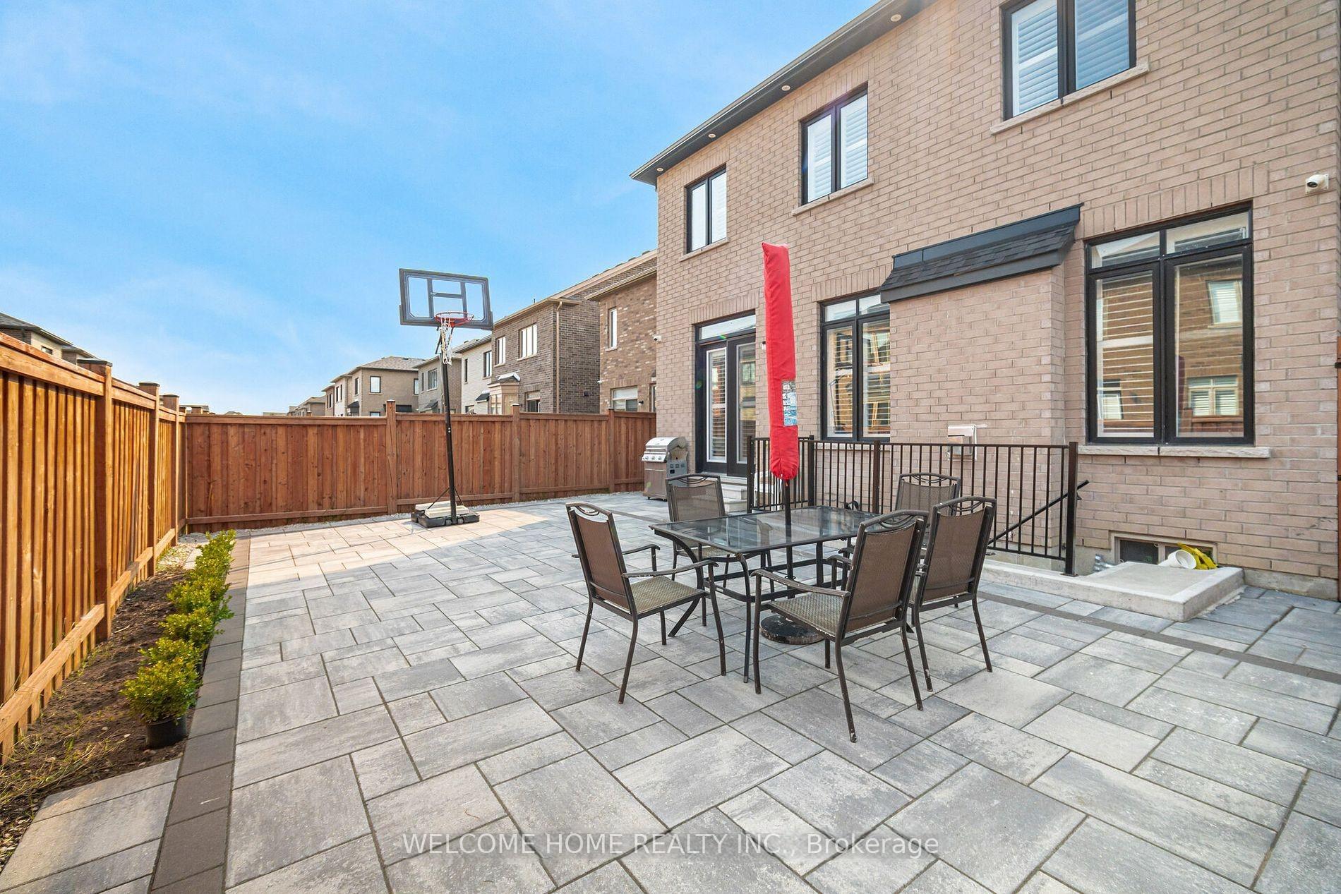 Photo 4 of 66 Canard Basement, Vaughan, Kleinburg — HOMEH