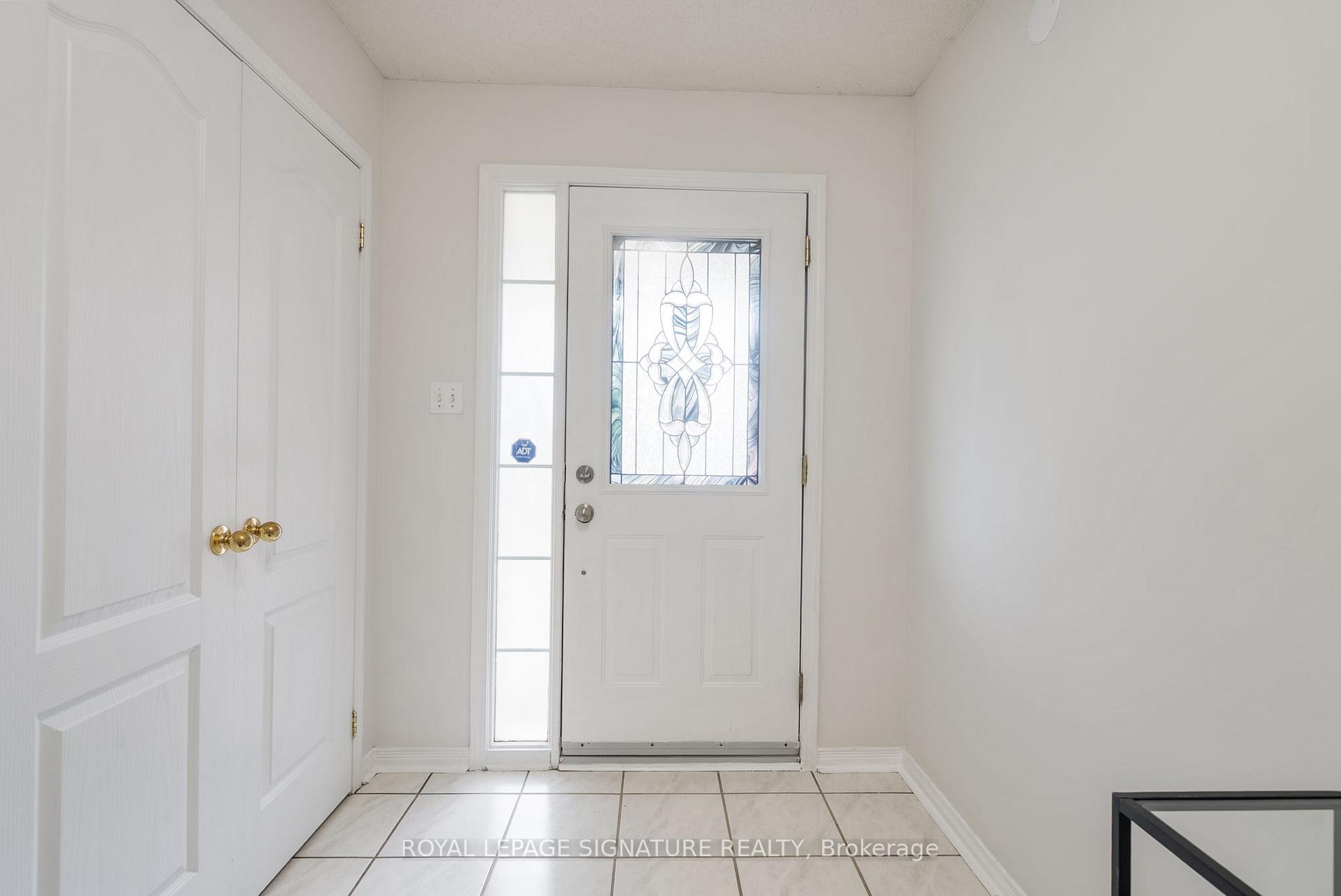 Photo 4 of 107 Brownridge Place, Whitby, Williamsburg — HOMEH