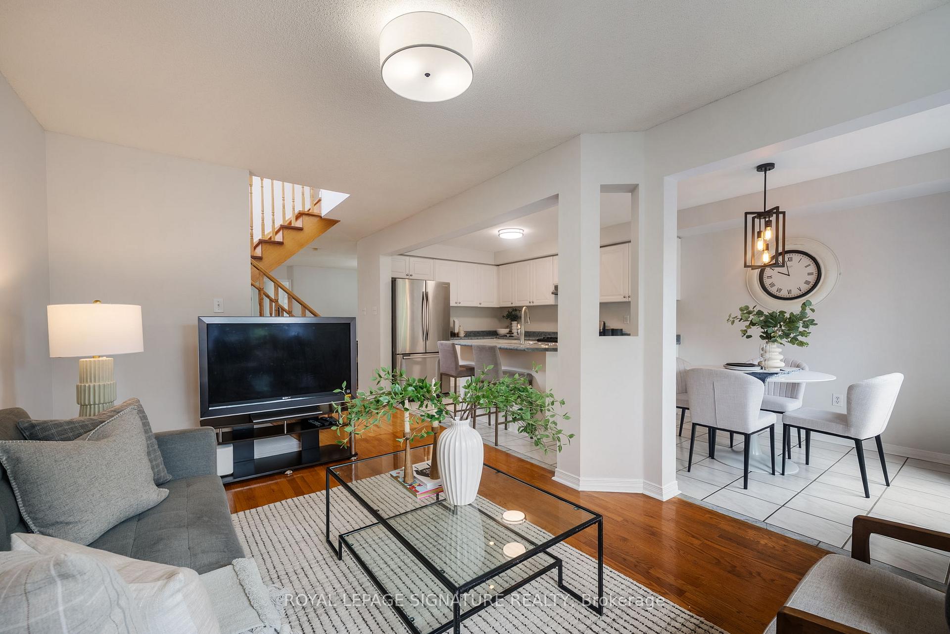Photo 12 of 107 Brownridge Place, Whitby, Williamsburg — HOMEH