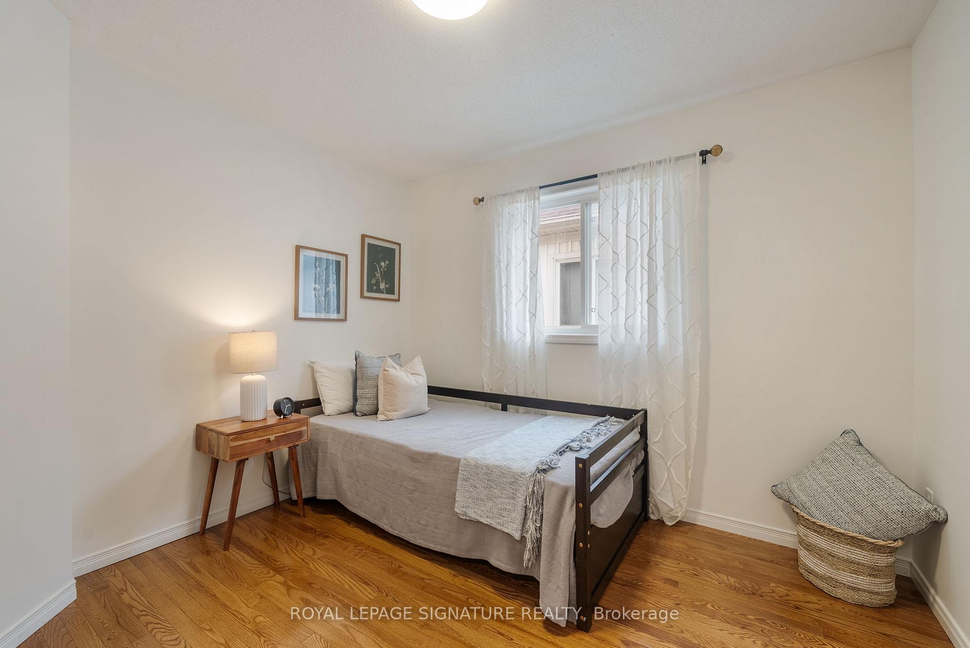 Photo 16 of 107 Brownridge Place, Whitby, Williamsburg — HOMEH