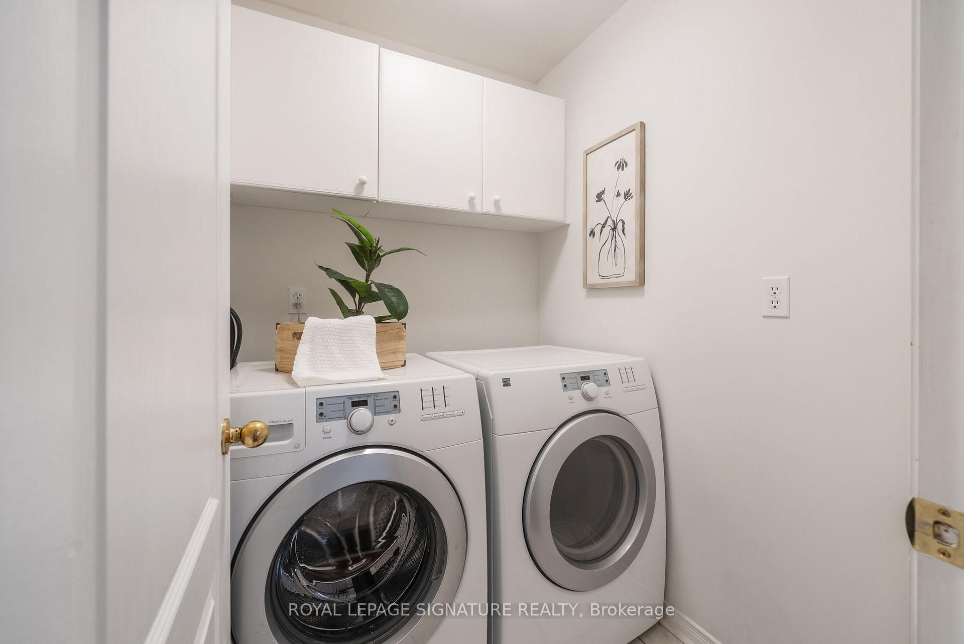 Photo 19 of 107 Brownridge Place, Whitby, Williamsburg — HOMEH