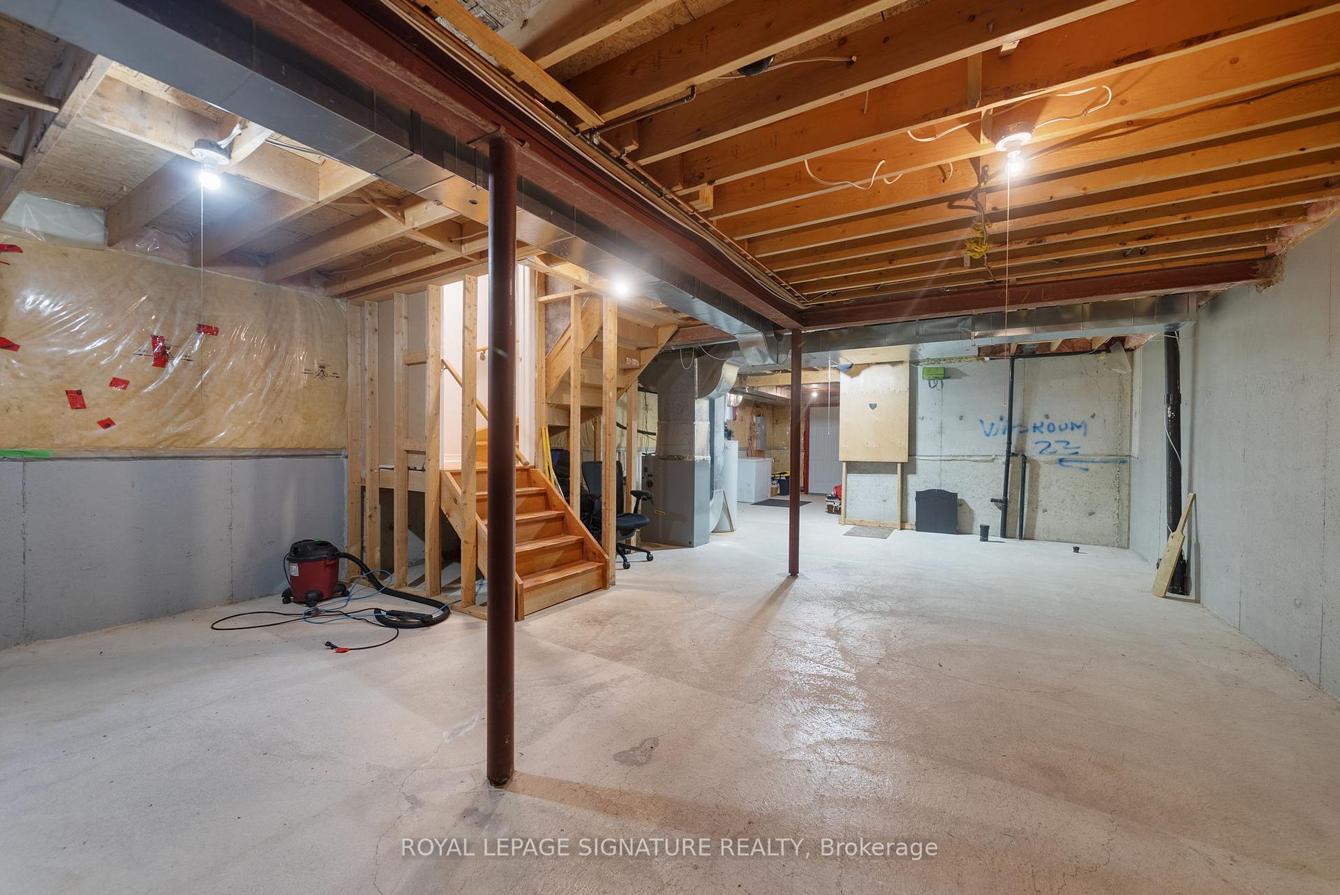 Photo 20 of 107 Brownridge Place, Whitby, Williamsburg — HOMEH