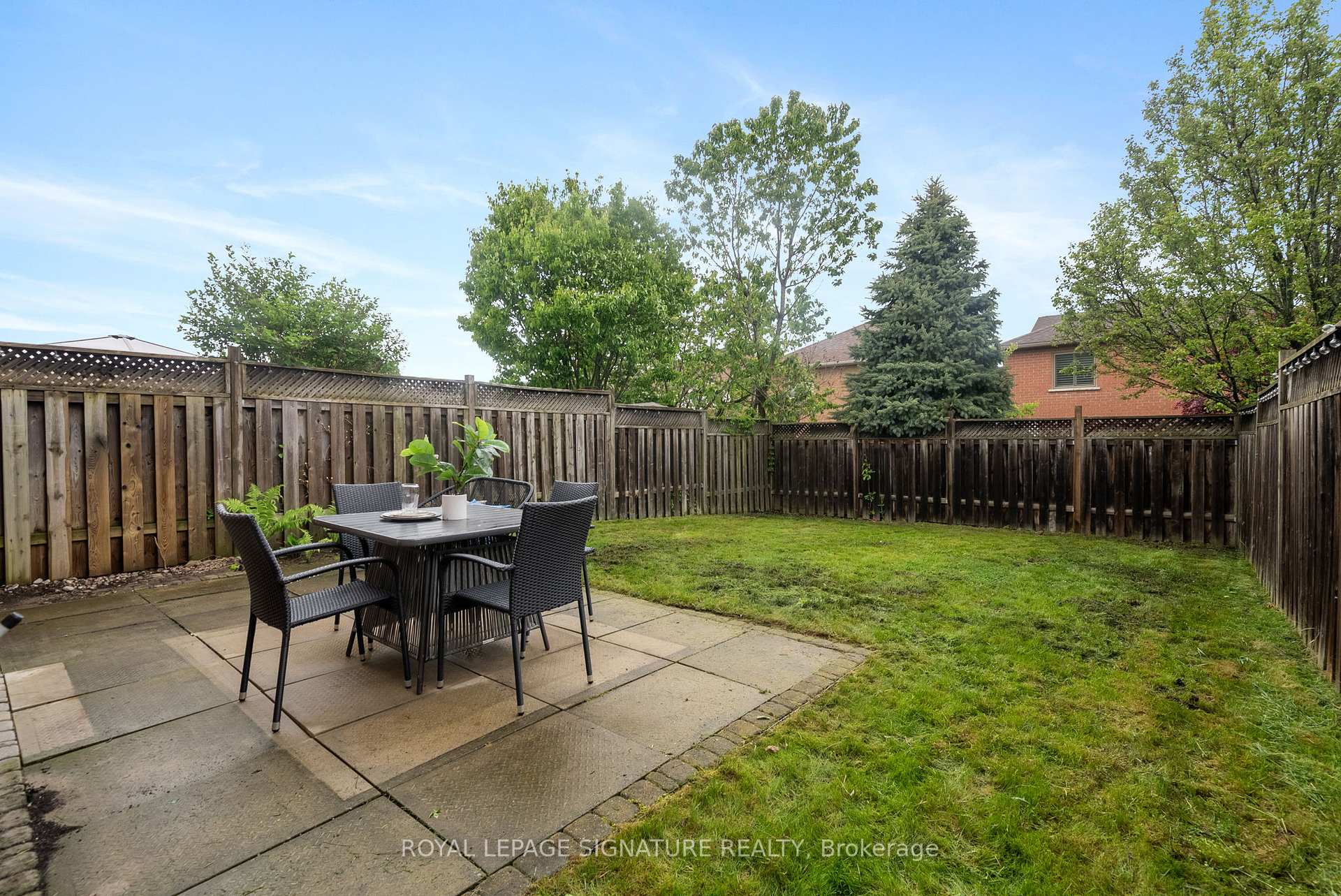 Photo 22 of 107 Brownridge Place, Whitby, Williamsburg — HOMEH