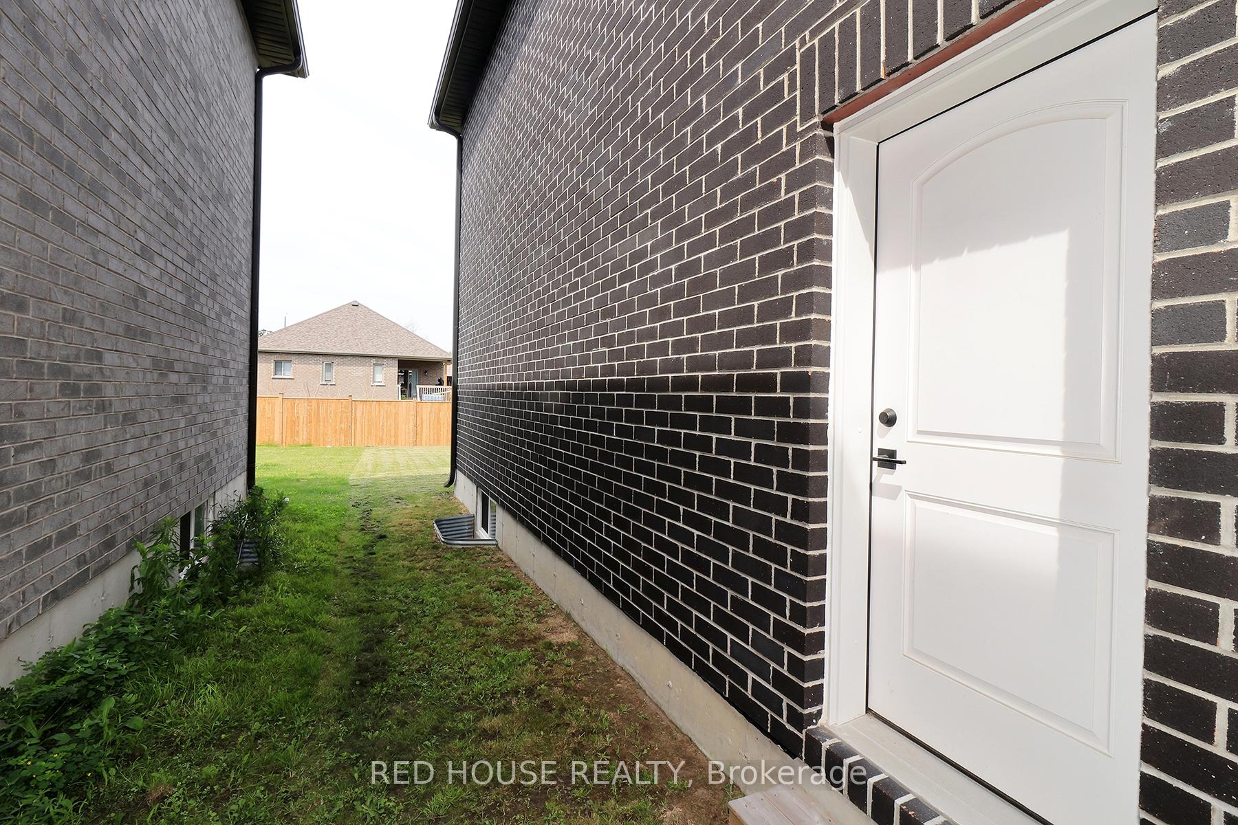 Photo 8 of 67 Stonecrest Boulevard N, Quinte West, Sidney Ward — HOMEH