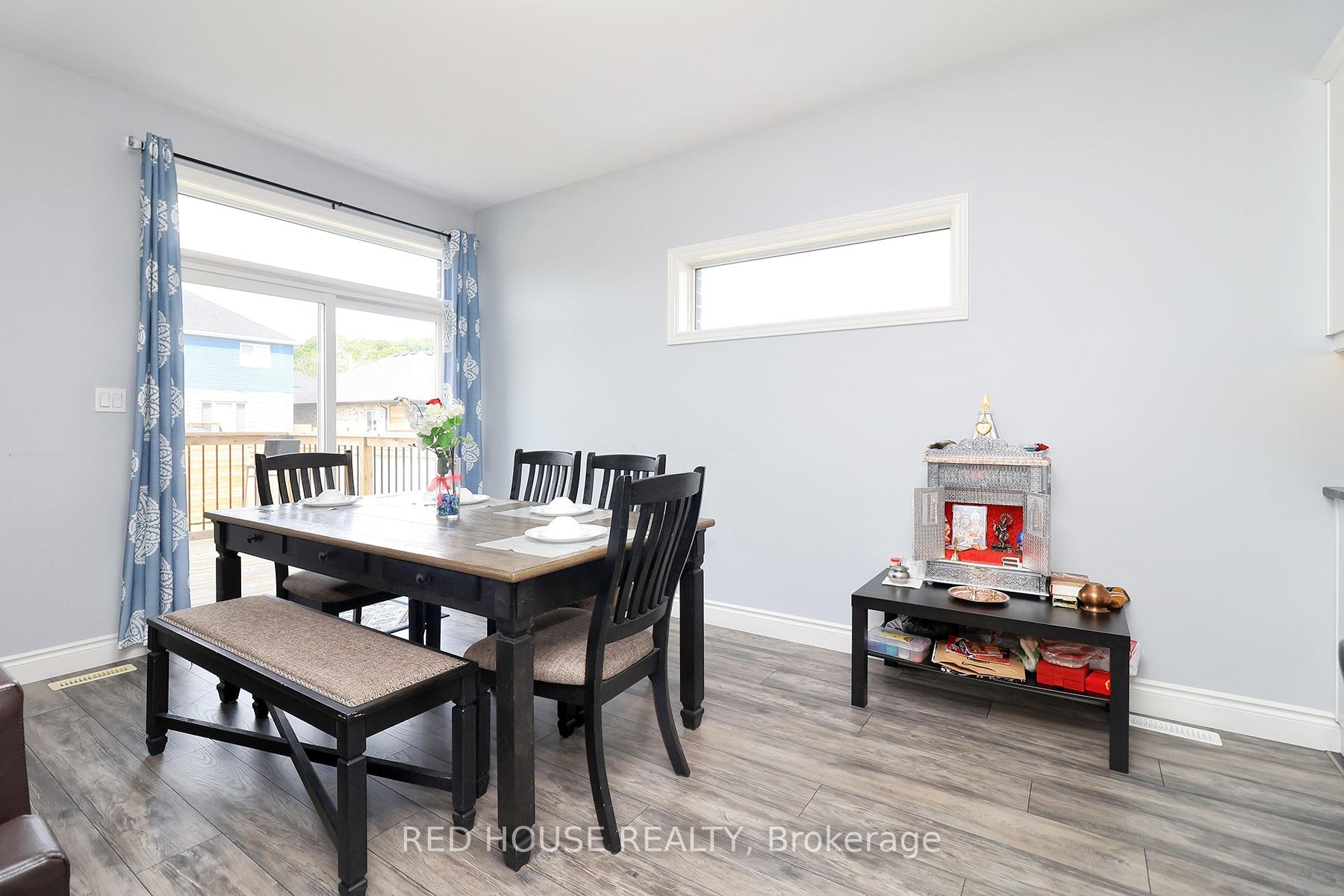 Photo 30 of 67 Stonecrest Boulevard N, Quinte West, Sidney Ward — HOMEH