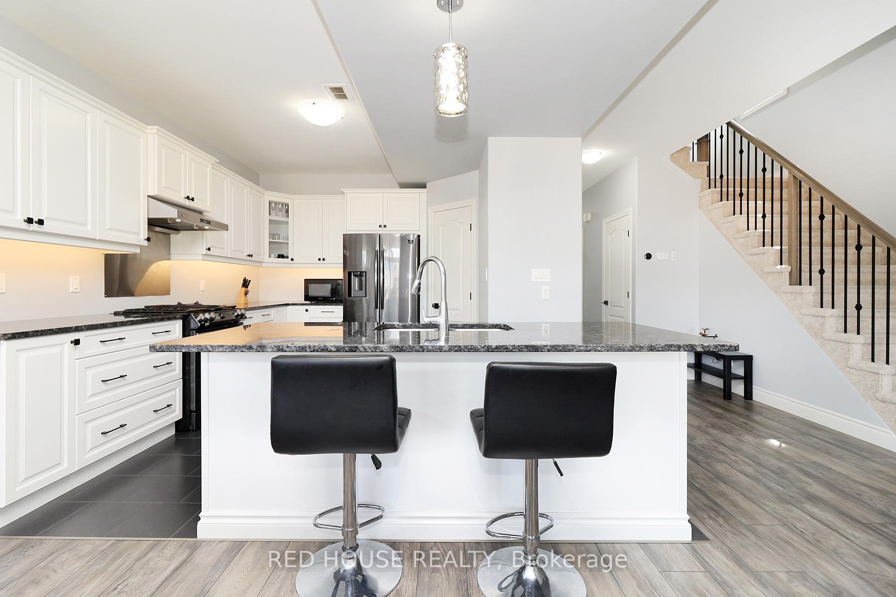 Photo 34 of 67 Stonecrest Boulevard N, Quinte West, Sidney Ward — HOMEH