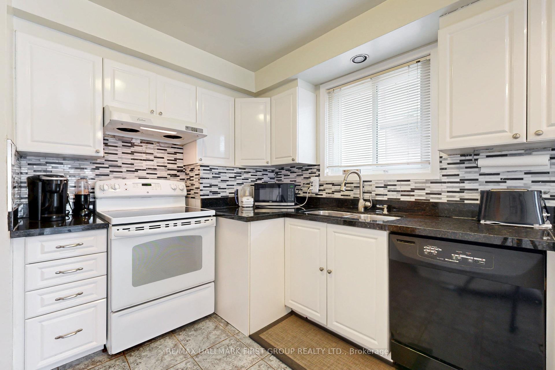 Photo 8 of 560 Rougemount Drive, Pickering, Rosebank — HOMEH