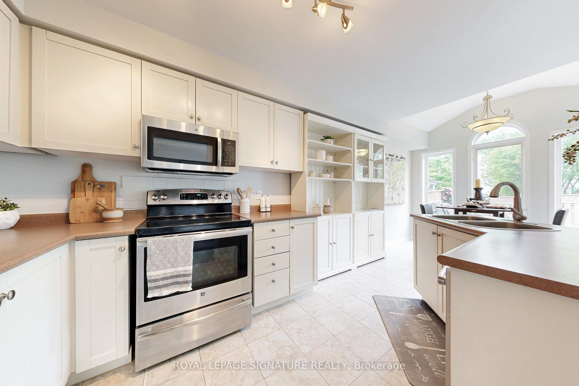 Photo 10 of 62 Breakwater Drive, Whitby, Port Whitby — HOMEH