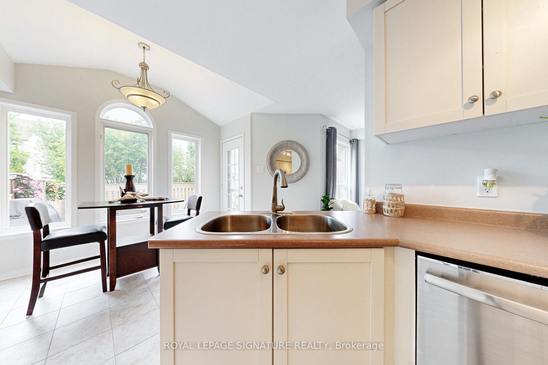Photo 12 of 62 Breakwater Drive, Whitby, Port Whitby — HOMEH