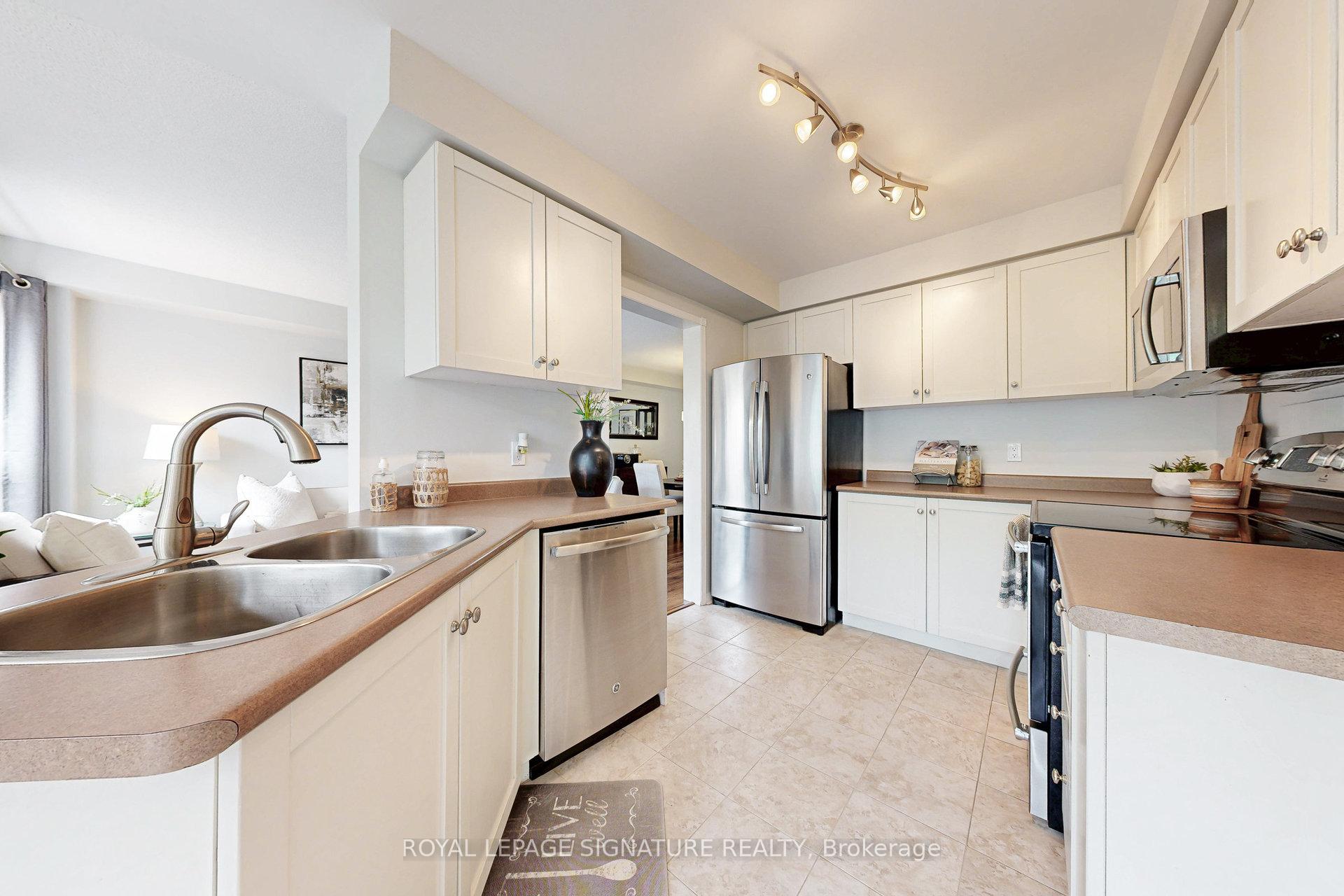Photo 14 of 62 Breakwater Drive, Whitby, Port Whitby — HOMEH