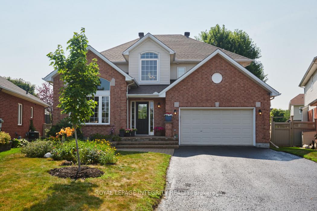 Front of 11 Honeywood Court